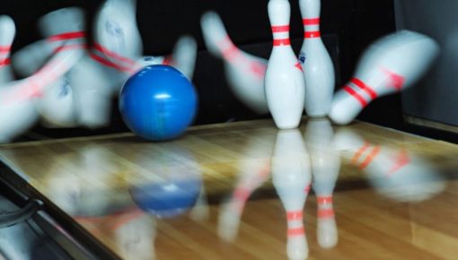 The Bowling Alley, The Lonely Guy and Picking Your Startups First Market